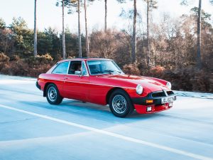 1975 MGB GT V8 RED Comp Photos In Motion-2