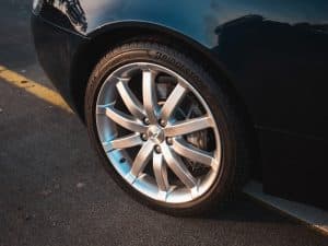 2005 Aston Martin DB9 (2)