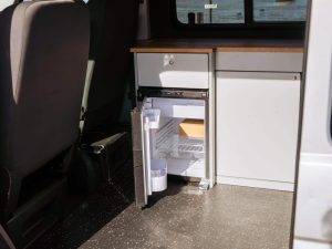 2015_Volkswagen T5.1 Camper Silver_(31)