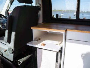 2015_Volkswagen T5.1 Camper Silver_(33)