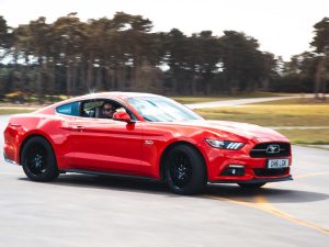 2016 Ford Mustang in motion-1