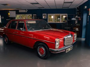 Mercedes 250 Red - 1973_ (2)