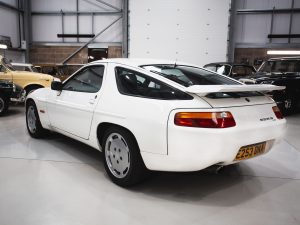 Porsche 928 S4-15