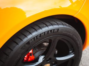 Porsche Cayman S Orange-19